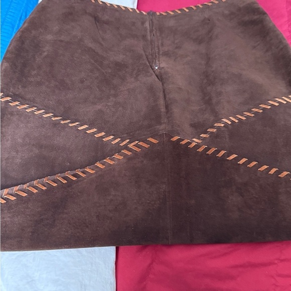 💥HOST PICK💥 Vintage Retro Tristan & Iseut Brown Suede Skirt, Stitch Detailing 💥 - Picture 13 of 15